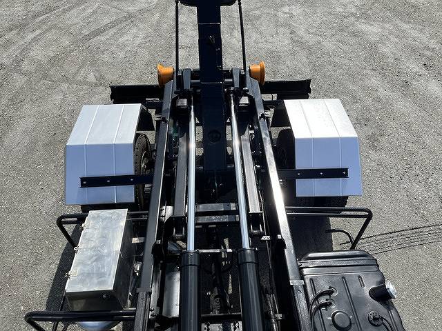 いすゞフォワードコンテナ専用車中型（4t）[写真05]