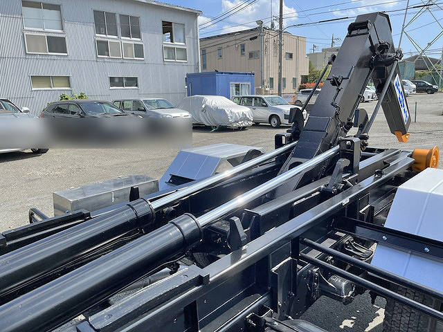 いすゞフォワードコンテナ専用車中型（4t）[写真06]