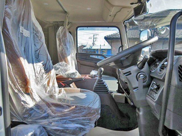 日野レンジャーアルミウイング中型（4t）[写真07]