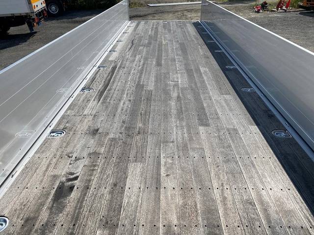 日野プロフィアアルミブロック大型（10t）[写真10]