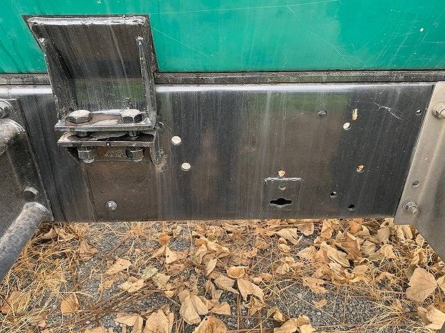 UDトラックスクオンタンク車（タンクローリー）大型（10t）[写真10]