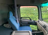 UDトラックスクオンタンク車（タンクローリー）大型（10t）[写真12]