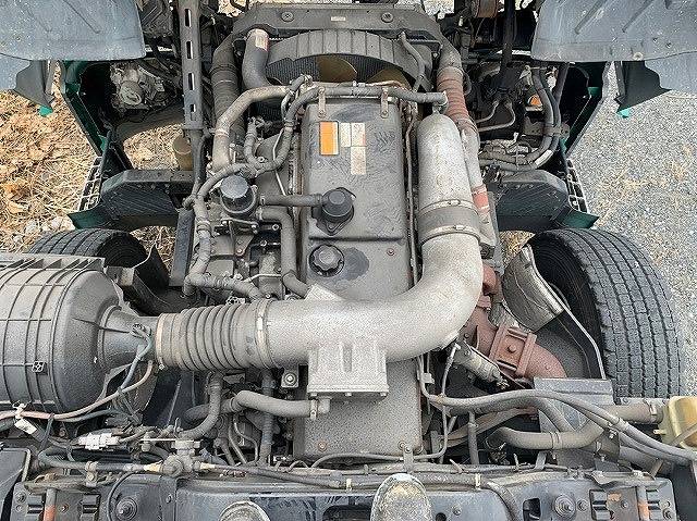 UDトラックスクオンタンク車（タンクローリー）大型（10t）[写真19]