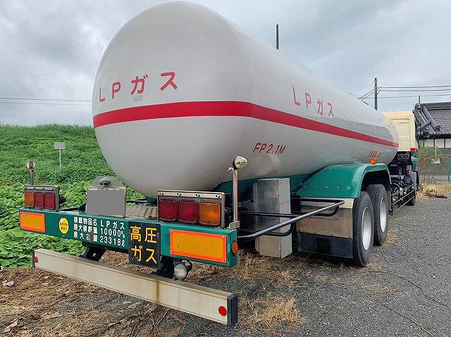 UDトラックスクオンタンク車（タンクローリー）大型（10t）[写真02]