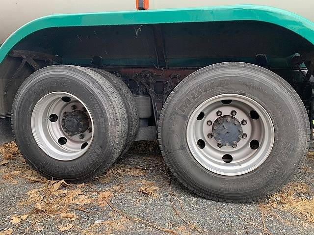 UDトラックスクオンタンク車（タンクローリー）大型（10t）[写真28]