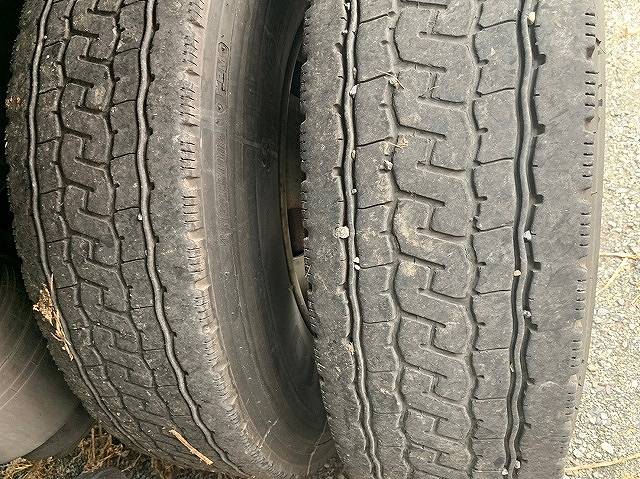 UDトラックスクオンタンク車（タンクローリー）大型（10t）[写真30]