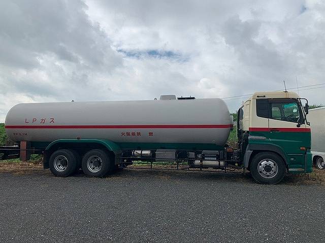 UDトラックスクオンタンク車（タンクローリー）大型（10t）[写真05]