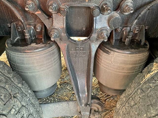 UDトラックスクオンタンク車（タンクローリー）大型（10t）[写真08]