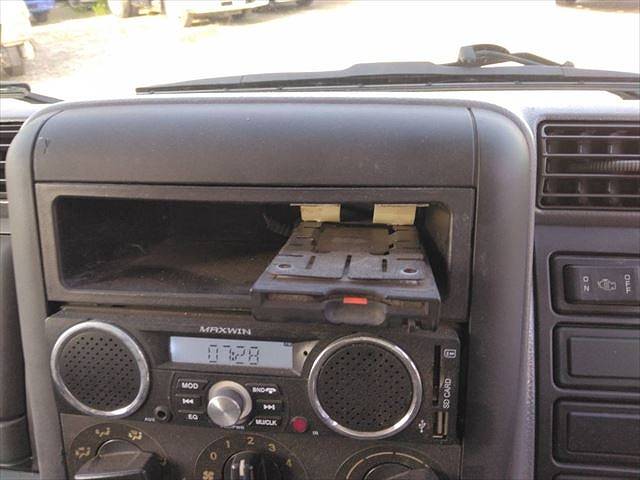 三菱ふそうキャンターダンプ小型（2t・3t）[写真25]