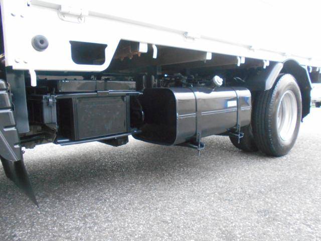 三菱ふそうキャンター平ボディ小型（2t・3t）[写真14]