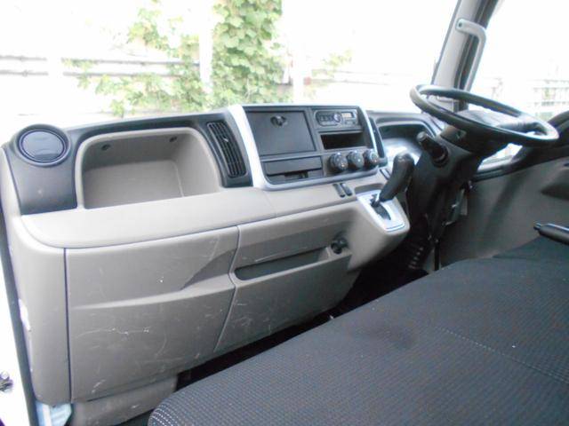 三菱ふそうキャンター平ボディ小型（2t・3t）[写真23]