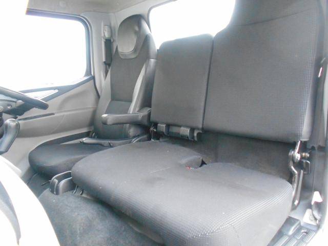 三菱ふそうキャンター平ボディ小型（2t・3t）[写真25]