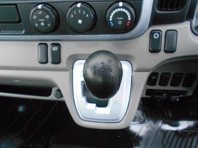 三菱ふそうキャンター平ボディ小型（2t・3t）[写真28]