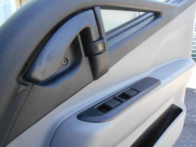 三菱ふそうキャンター平ボディ小型（2t・3t）[写真35]