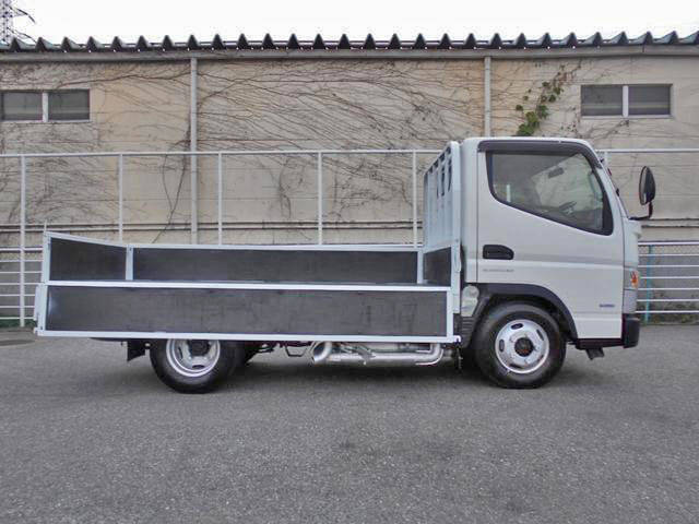 三菱ふそうキャンター平ボディ小型（2t・3t）[写真08]