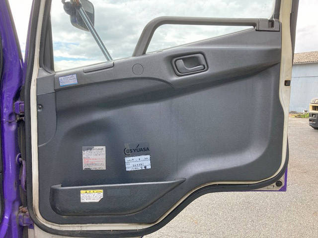 三菱ふそうファイターアルミウイング中型（4t）[写真28]