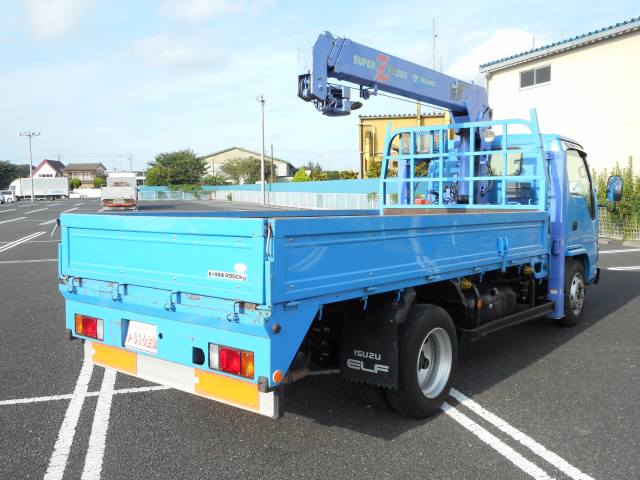 いすゞエルフセルフクレーン3段小型（2t・3t）[写真02]