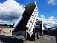 日野プロフィアダンプ大型（10t）[写真02]