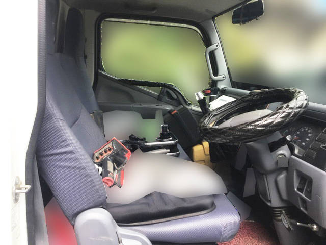 三菱ふそうキャンタークレーン3段小型（2t・3t）[写真21]