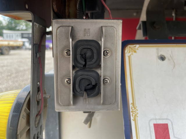 いすゞギガアルミウイング大型（10t）[写真18]