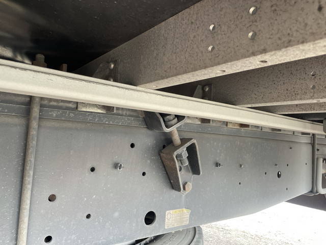 いすゞギガアルミウイング大型（10t）[写真21]