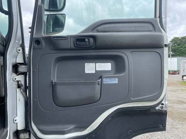 いすゞギガアルミウイング大型（10t）[写真27]