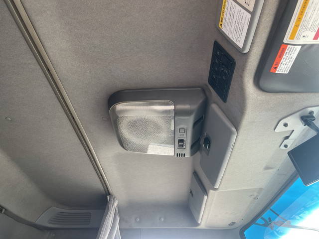 いすゞギガアルミウイング大型（10t）[写真33]