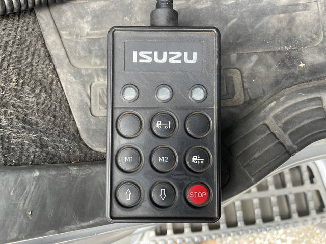 いすゞギガアルミウイング大型（10t）[写真37]