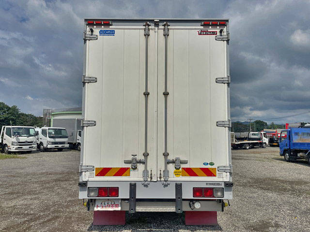 いすゞギガアルミウイング大型（10t）[写真08]