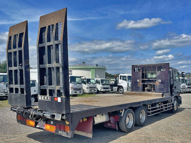 いすゞギガセルフローダー大型（10t）[写真02]