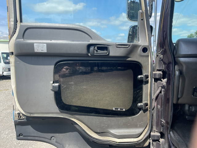 いすゞギガセルフローダー大型（10t）[写真21]