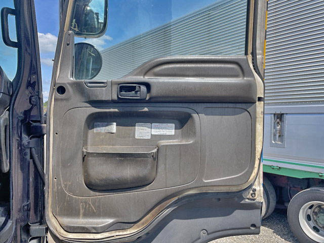 いすゞギガセルフローダー大型（10t）[写真22]