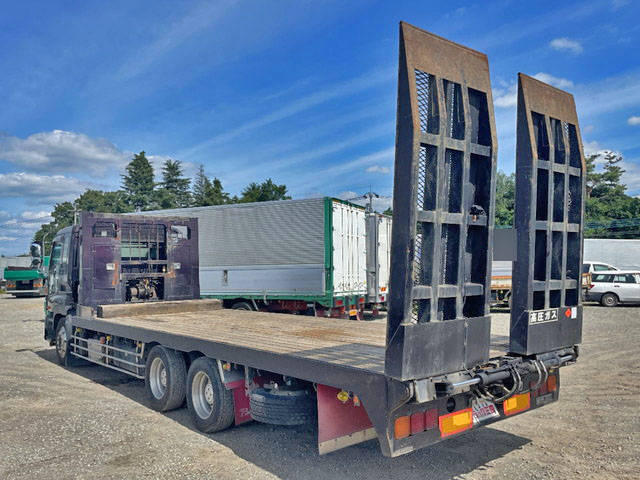 いすゞギガセルフローダー大型（10t）[写真04]