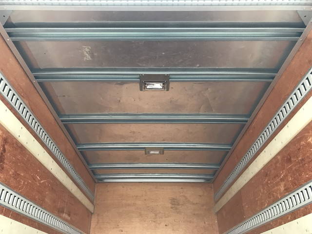 いすゞエルフパネルバン小型（2t・3t）[写真13]