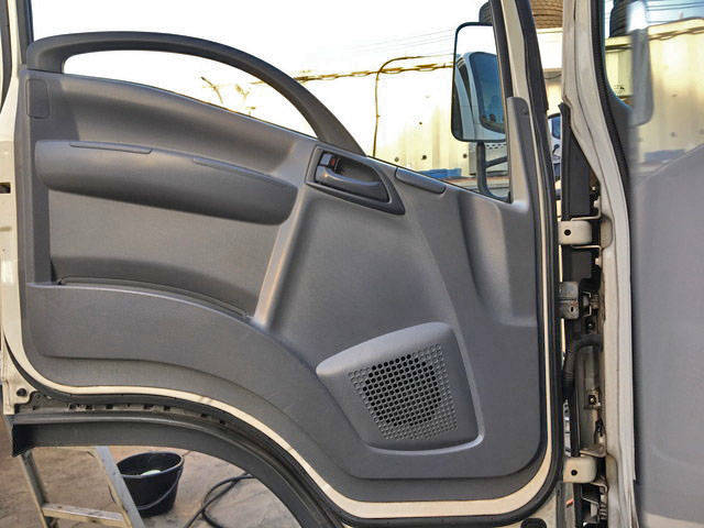 いすゞエルフパネルバン小型（2t・3t）[写真23]