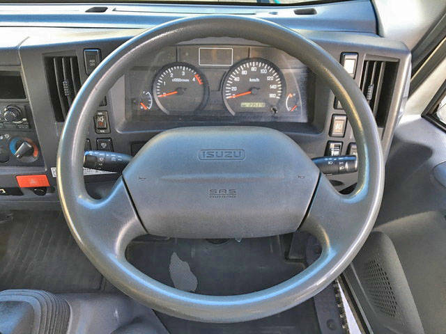 いすゞエルフパネルバン小型（2t・3t）[写真30]