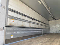 三菱ふそうスーパーグレートアルミウイング大型（10t）[写真11]