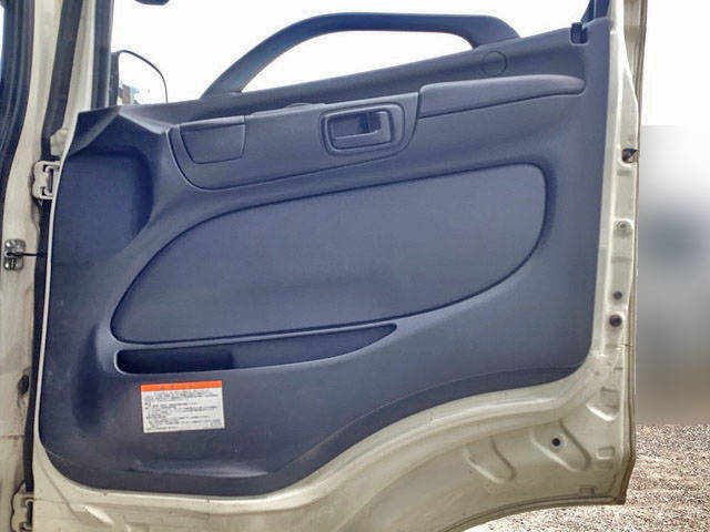 日野プロフィアアルミウイング大型（10t）[写真21]