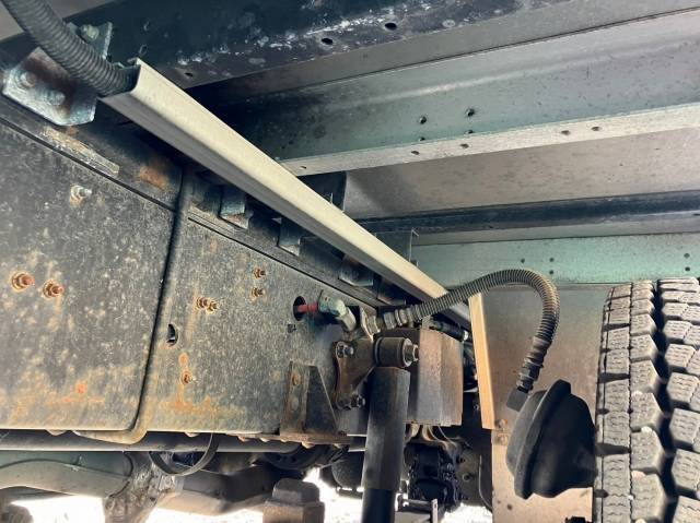 いすゞギガアルミウイング大型（10t）[写真24]