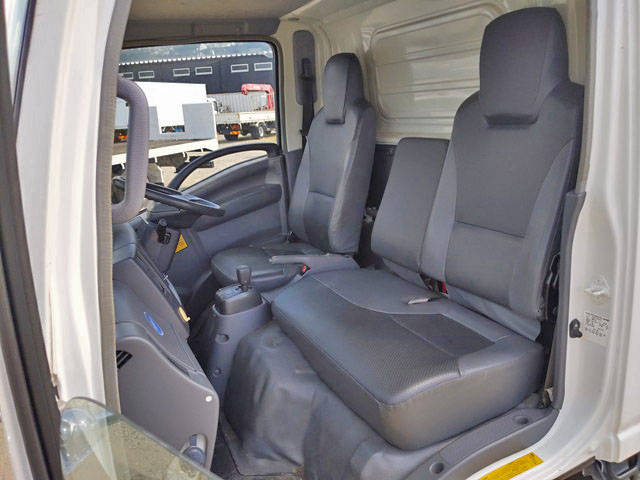 いすゞエルフ冷凍車（冷蔵車）小型（2t・3t）[写真26]