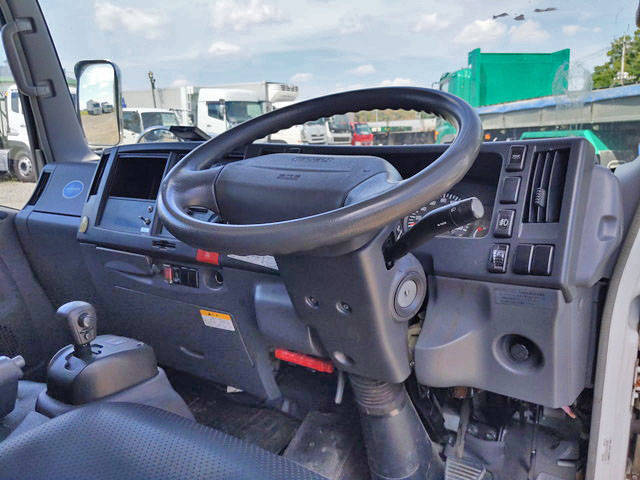 いすゞエルフ冷凍車（冷蔵車）小型（2t・3t）[写真29]