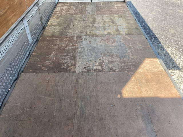 いすゞフォワードアルミウイング中型（4t）[写真16]