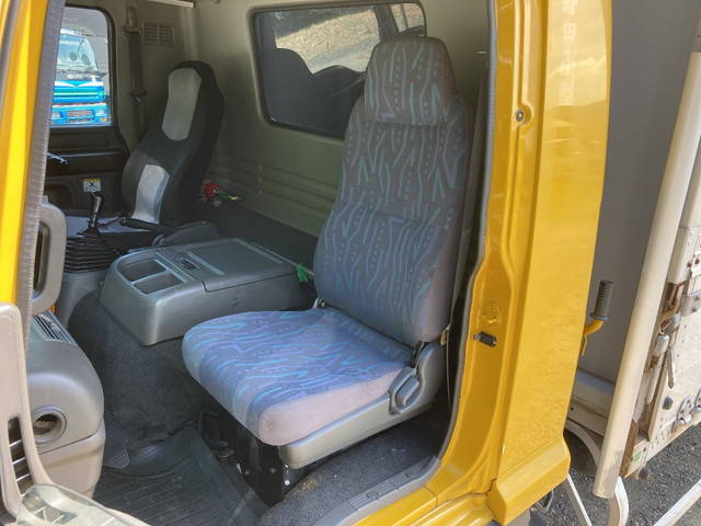 いすゞフォワードアルミウイング中型（4t）[写真30]