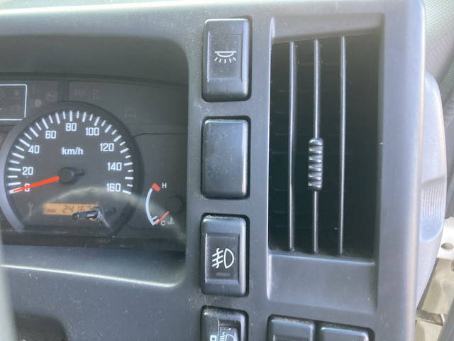 いすゞエルフアルミバン小型（2t・3t）[写真30]