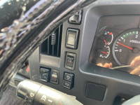 いすゞフォワードアルミウイング中型（4t）[写真25]