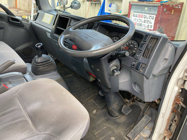 いすゞエルフ平ボディ小型（2t・3t）[写真30]