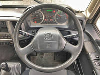 日野レンジャー冷凍車（冷蔵車）中型（4t）[写真32]