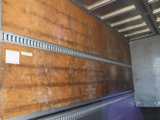 いすゞエルフアルミウイング小型（2t・3t）[写真12]