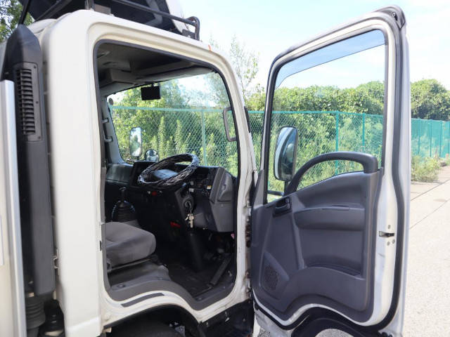 いすゞエルフアルミウイング小型（2t・3t）[写真16]