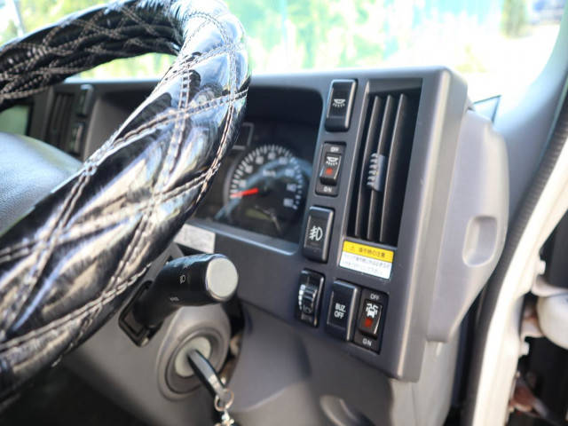 いすゞエルフアルミウイング小型（2t・3t）[写真18]